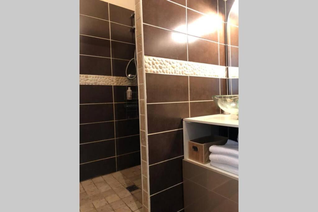 Appart Renove 2 Chambres Avec Clim LʼIsle-sur-la-Sorgue Exterior foto
